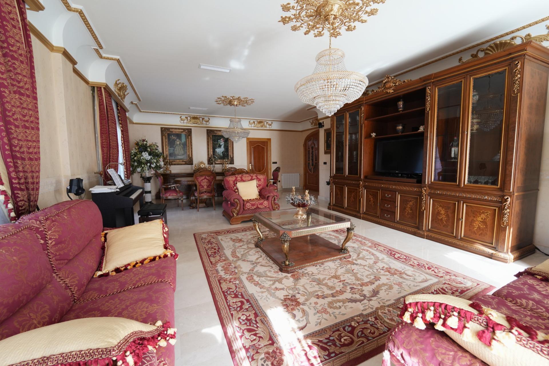 Villa met 8 Slaapkamers in Campoamor, Orihuela Costa - Image 47