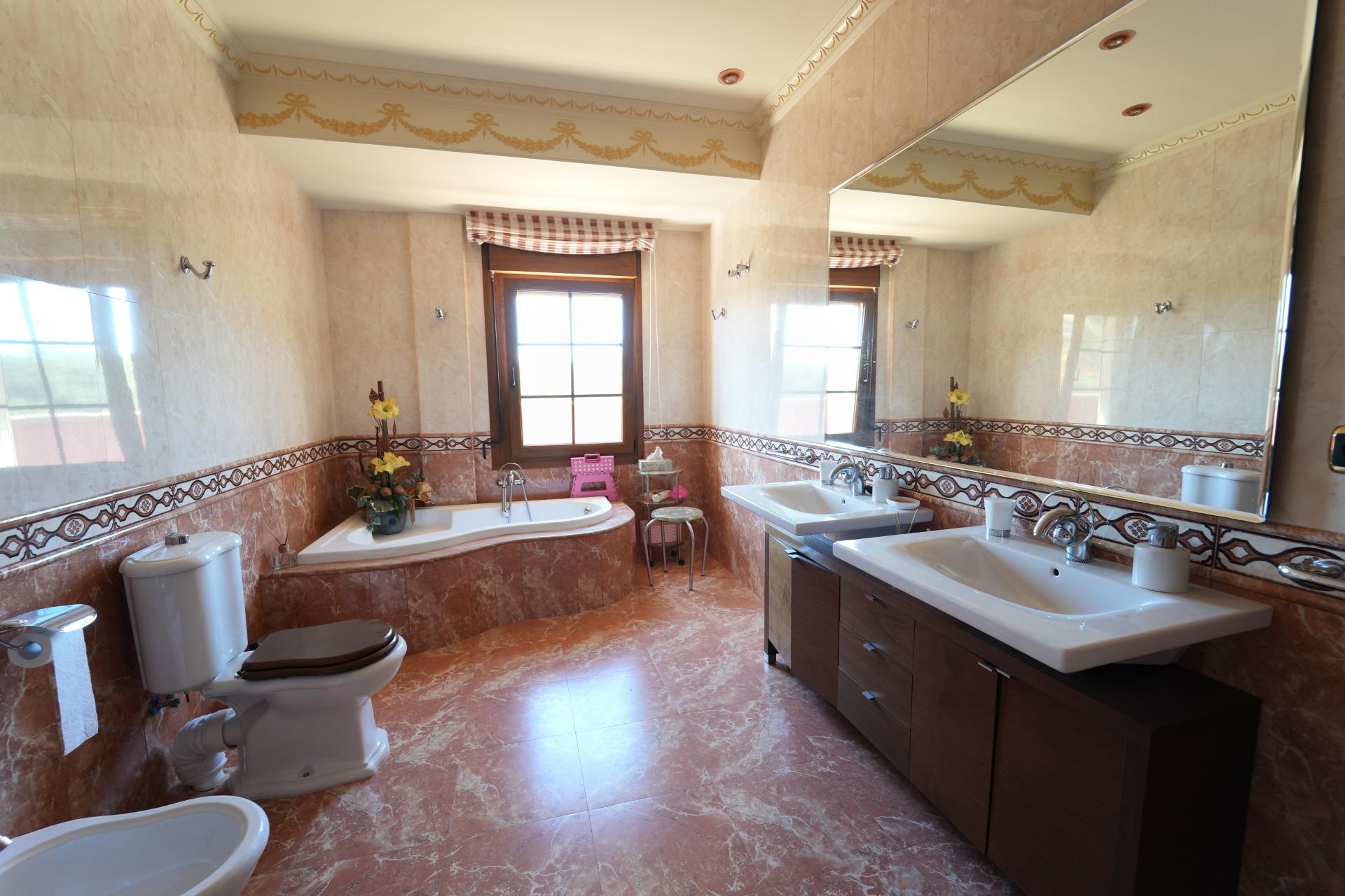 Villa met 8 Slaapkamers in Campoamor, Orihuela Costa - Image 7