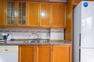 4-Bedroom Apartment in Estacion de Autobuses, Torrevieja - Image 10