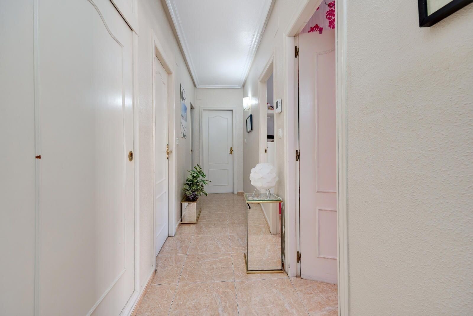 5-Bedroom Apartment in Torrevieja, Torrevieja - Image 29