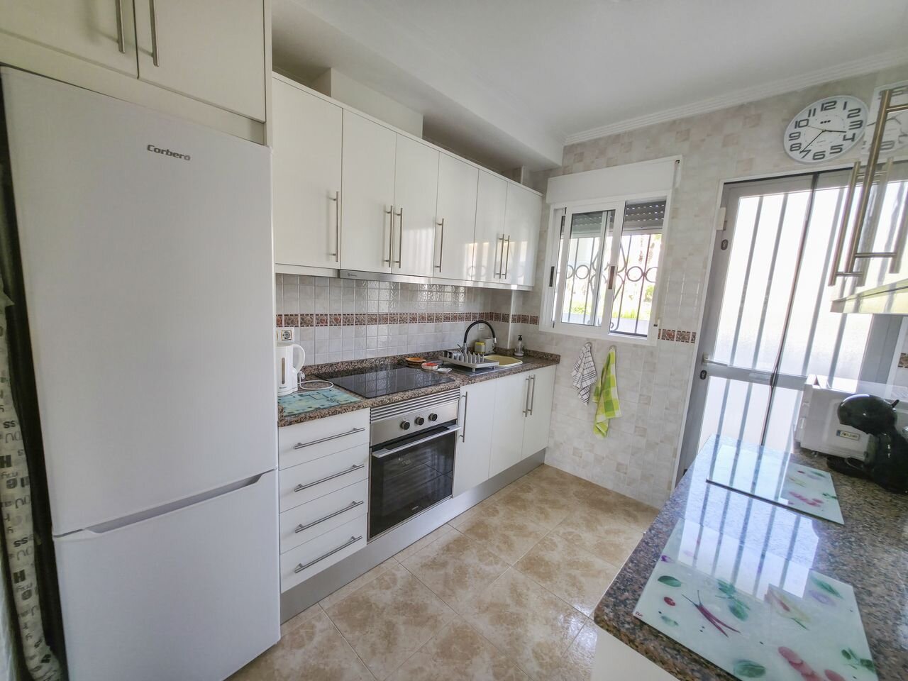 2-Bedroom Apartment in Las Filipinas, Orihuela Costa - Image 11