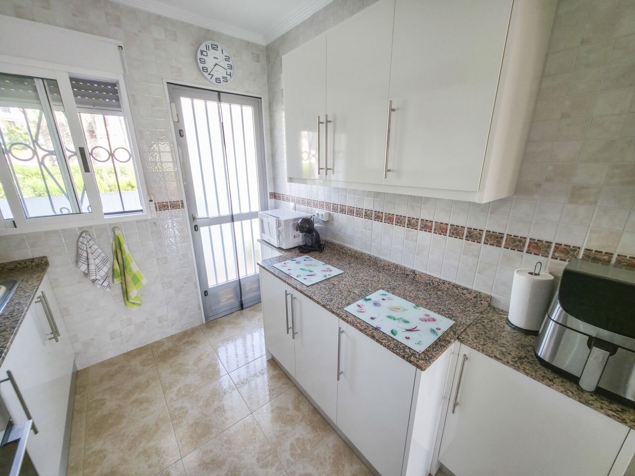2-Bedroom Apartment in Las Filipinas, Orihuela Costa - Image 12