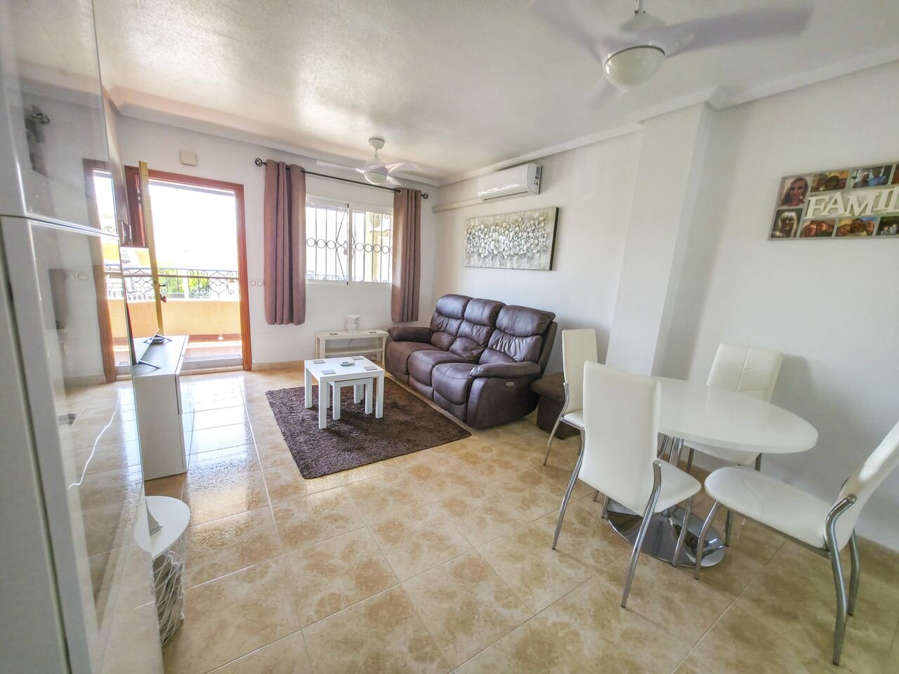 2-Bedroom Apartment in Las Filipinas, Orihuela Costa - Image 9