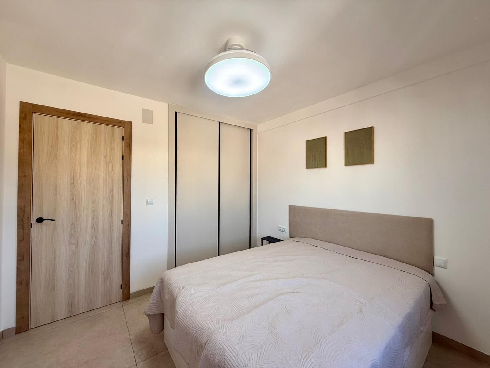 1-Bedroom Penthouse in Estacion de Autobuses, Torrevieja - Image 14