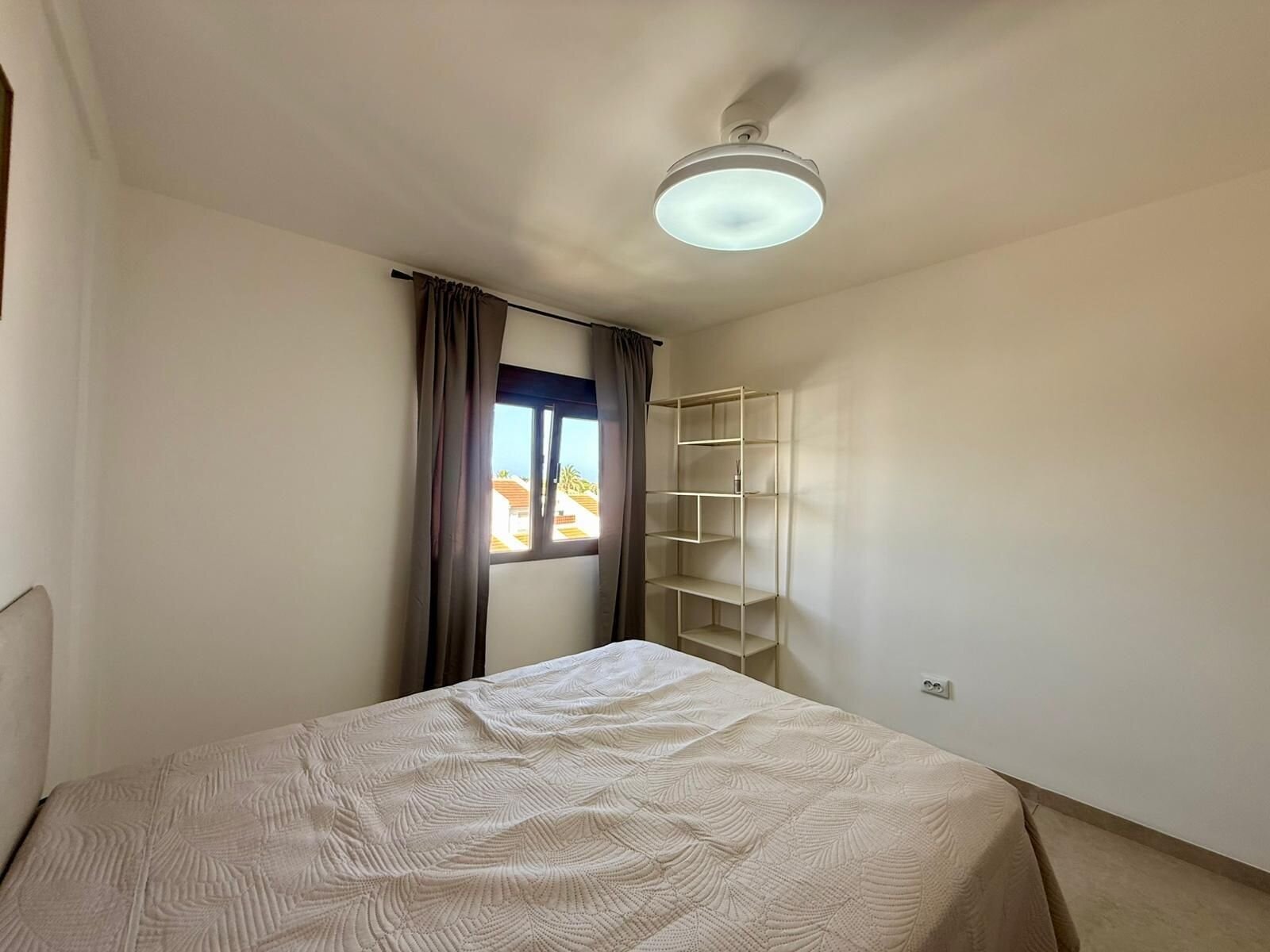 1-Bedroom Penthouse in Estacion de Autobuses, Torrevieja - Image 15