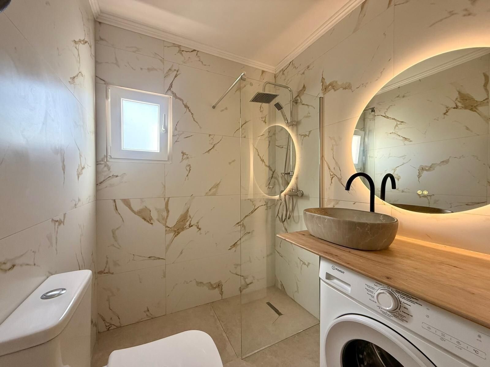 1-Bedroom Penthouse in Estacion de Autobuses, Torrevieja - Image 17