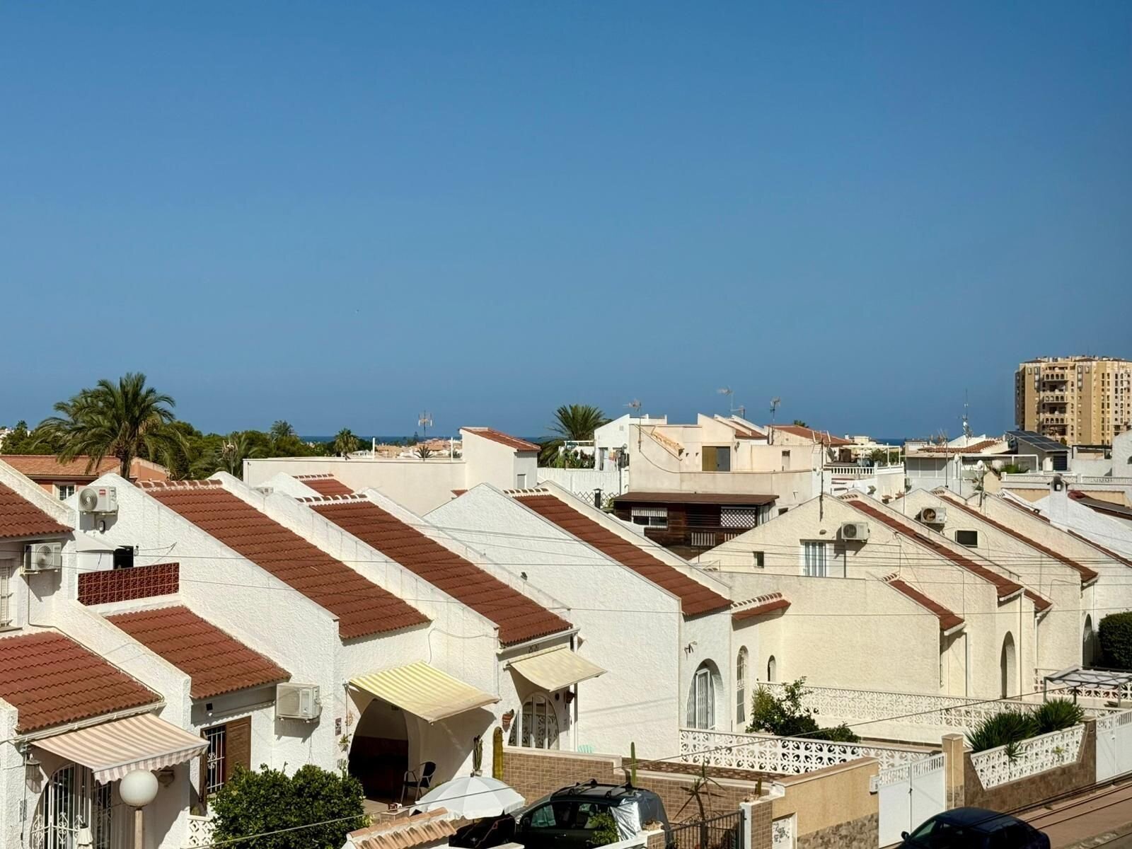 1-Bedroom Penthouse in Estacion de Autobuses, Torrevieja - Image 8