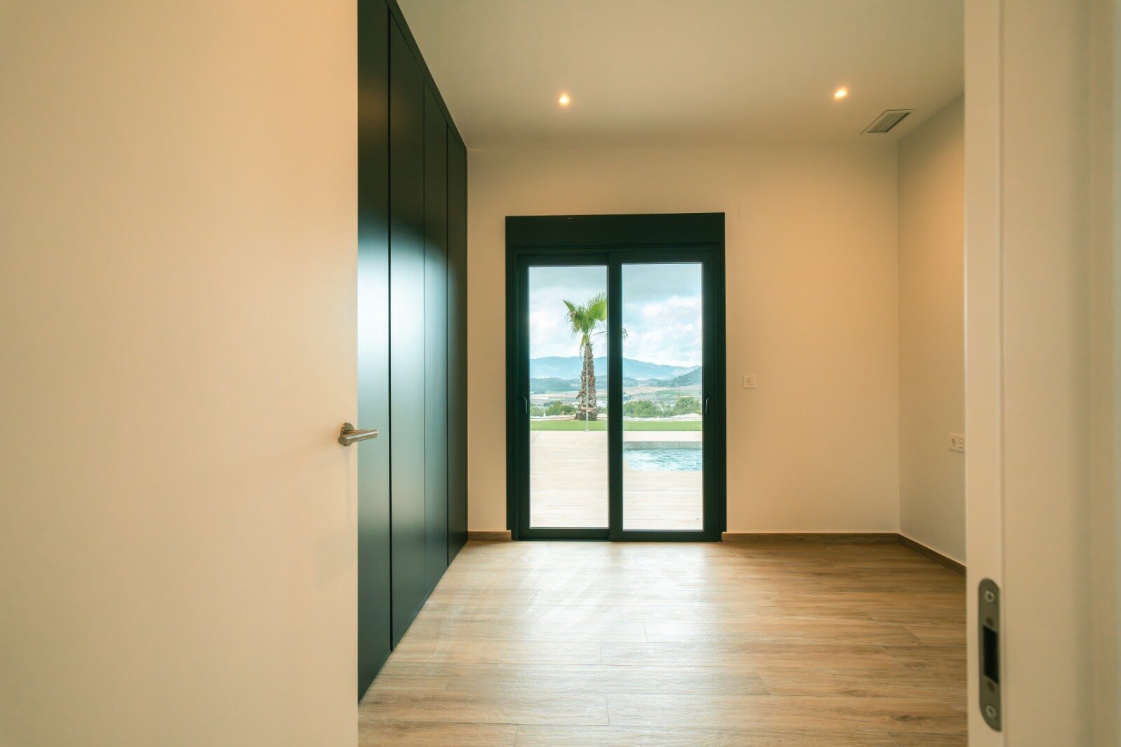 3-Bedroom Detached House in Pinoso - Image 15