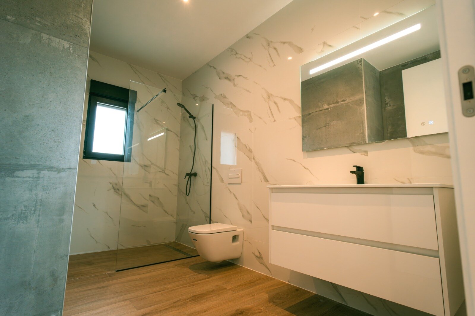 3-Bedroom Detached House in Pinoso - Image 17