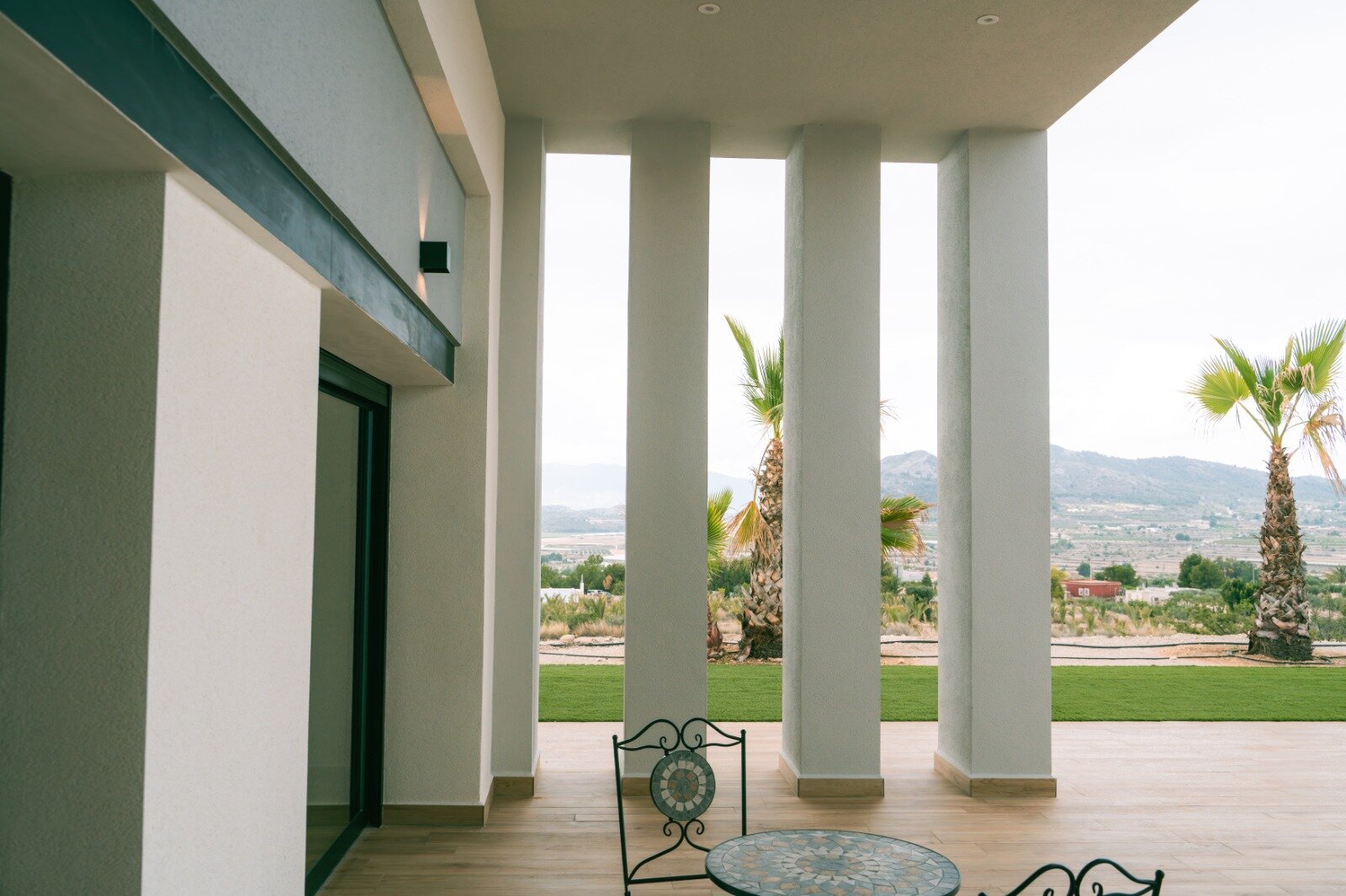 3-Bedroom Detached House in Pinoso - Image 9