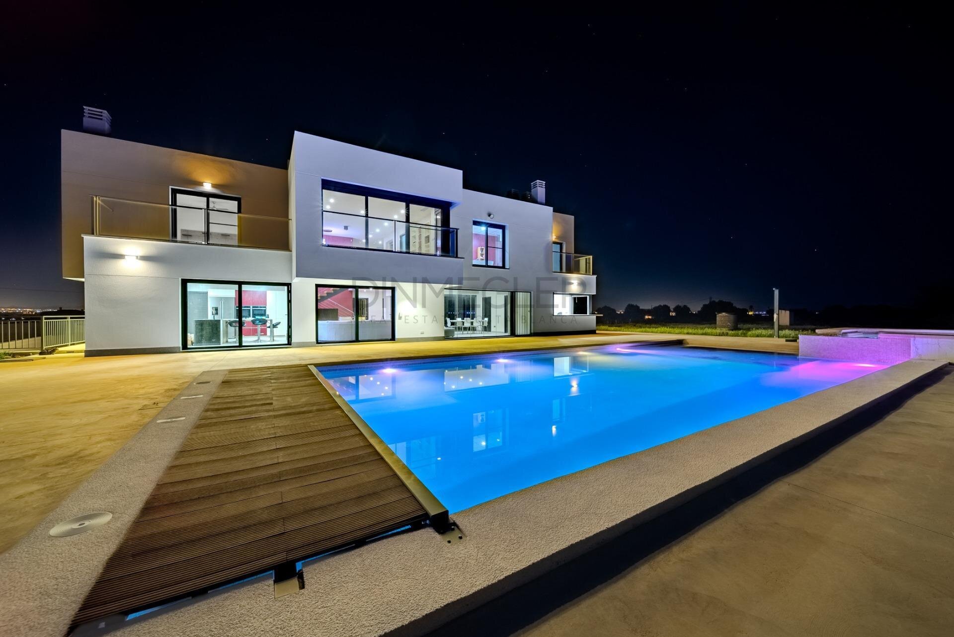 5-Bedroom Villa in La Marina - Image 10