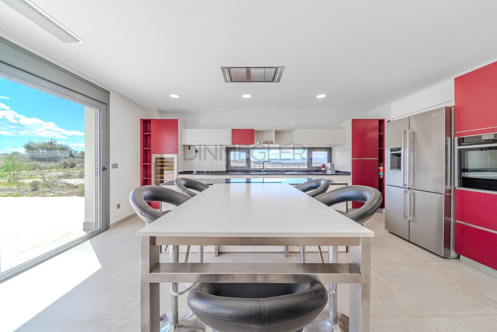 5-Bedroom Villa in La Marina - Image 17