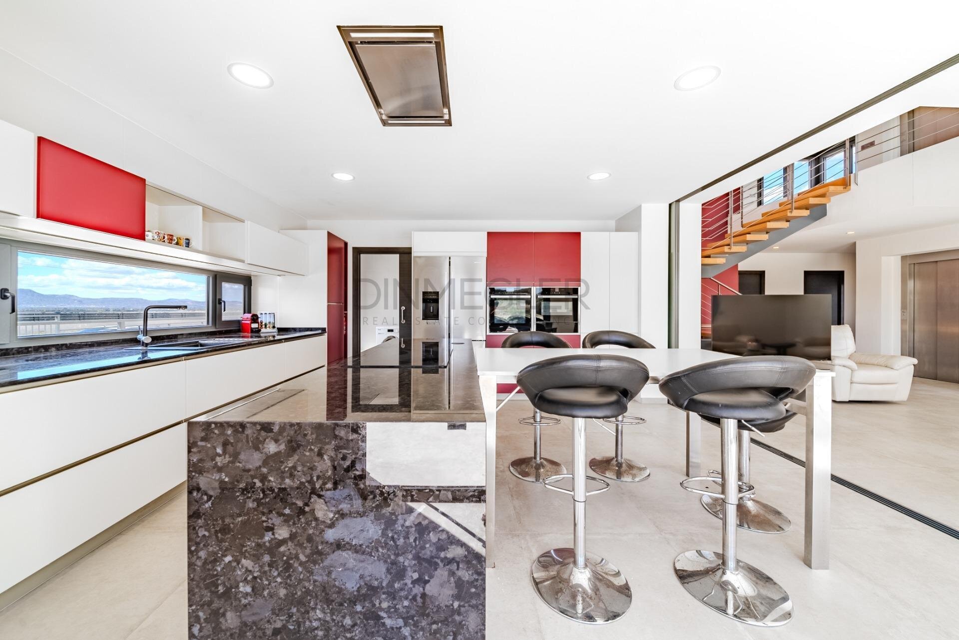5-Bedroom Villa in La Marina - Image 18