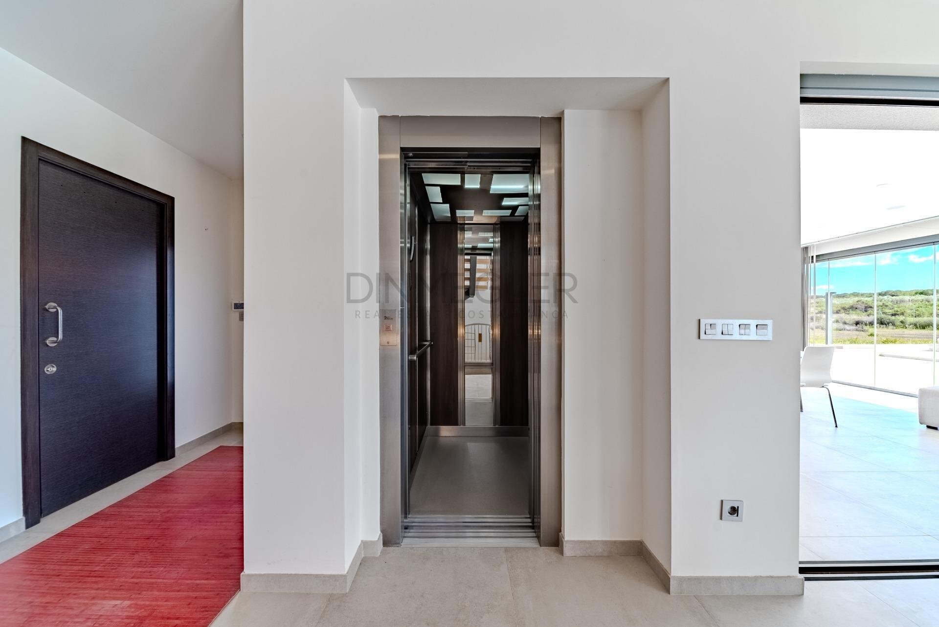 5-Bedroom Villa in La Marina - Image 20