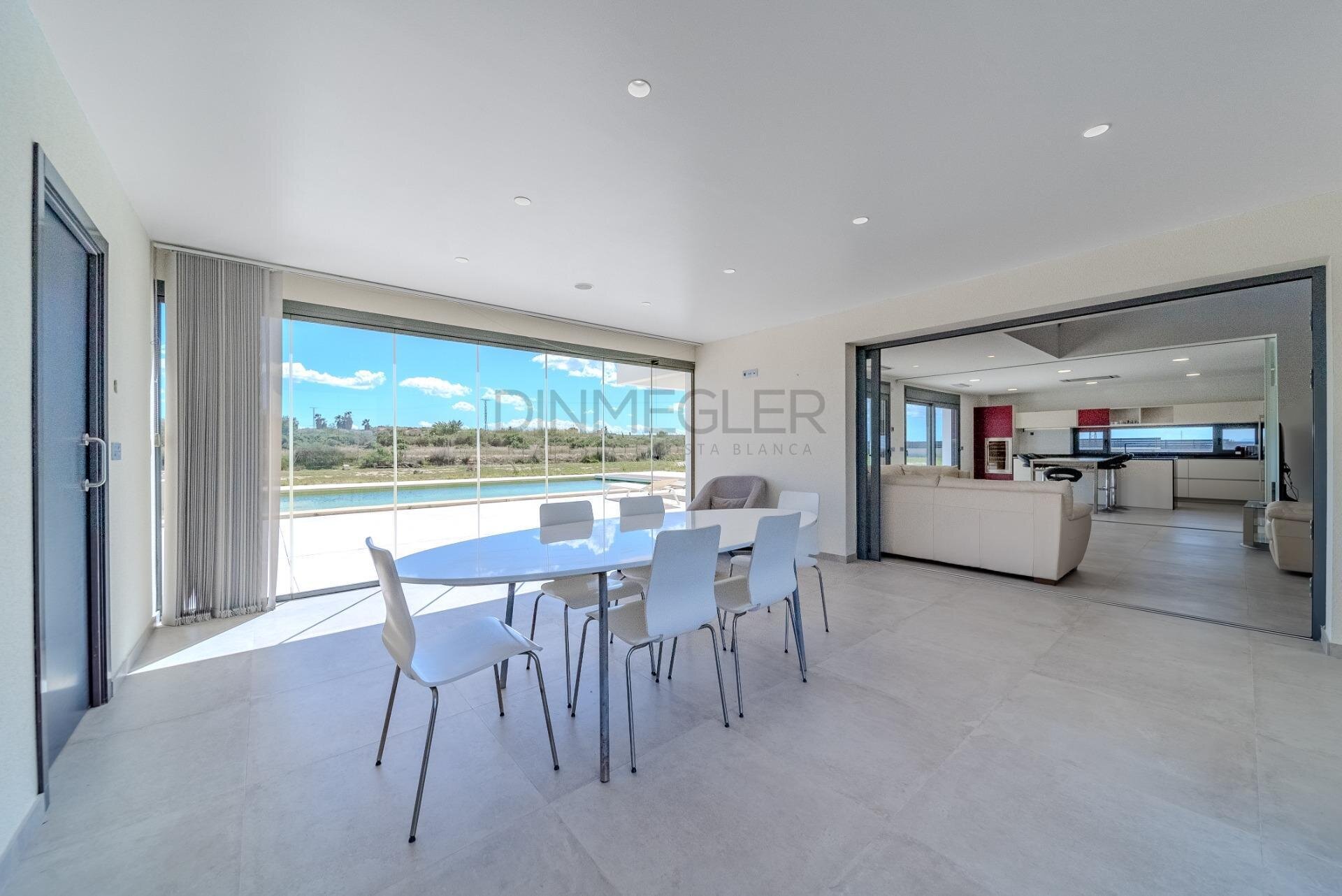 5-Bedroom Villa in La Marina - Image 22
