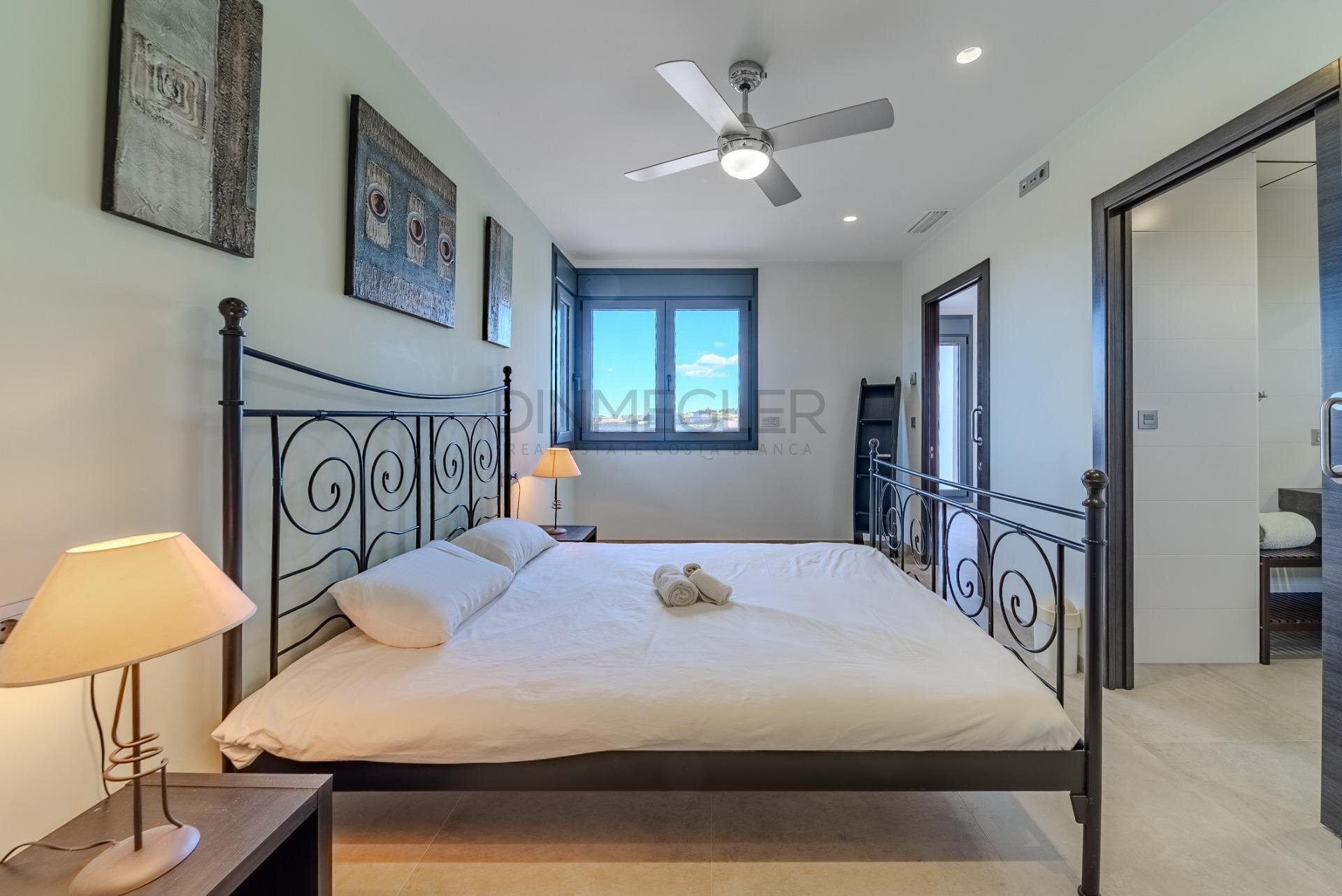5-Bedroom Villa in La Marina - Image 31