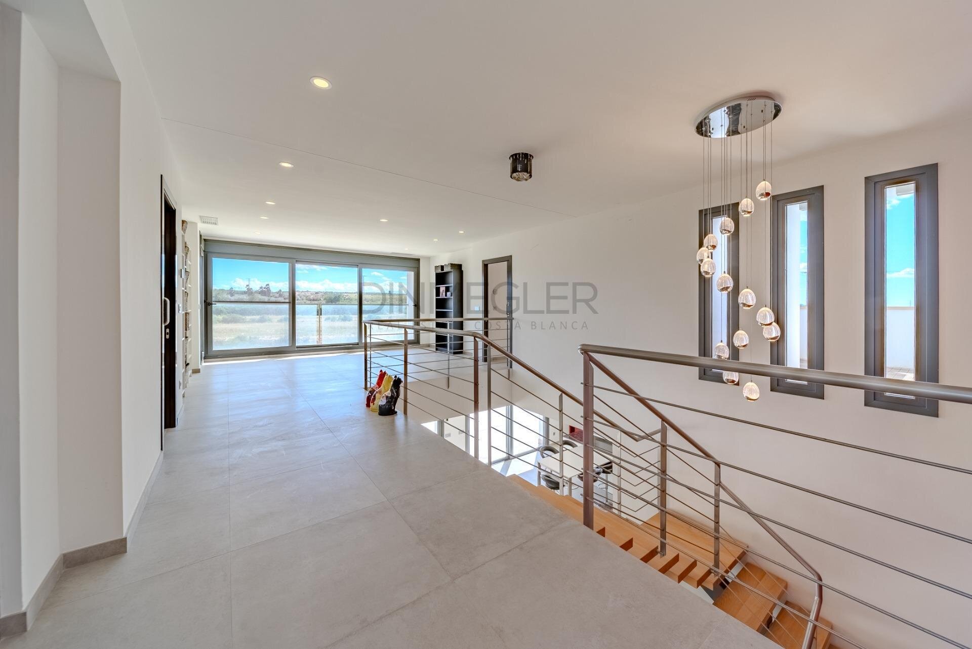 5-Bedroom Villa in La Marina - Image 41