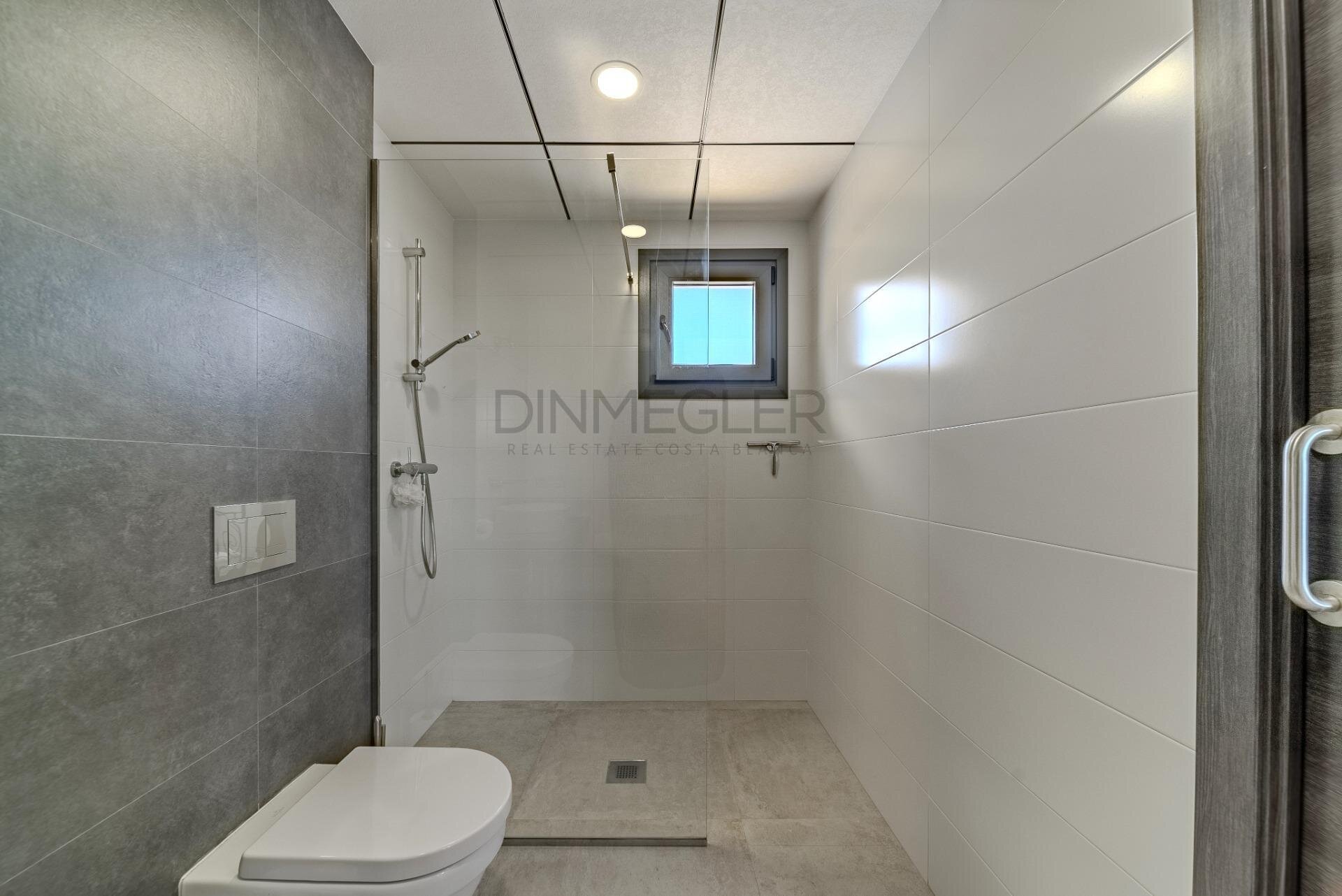 5-Bedroom Villa in La Marina - Image 42