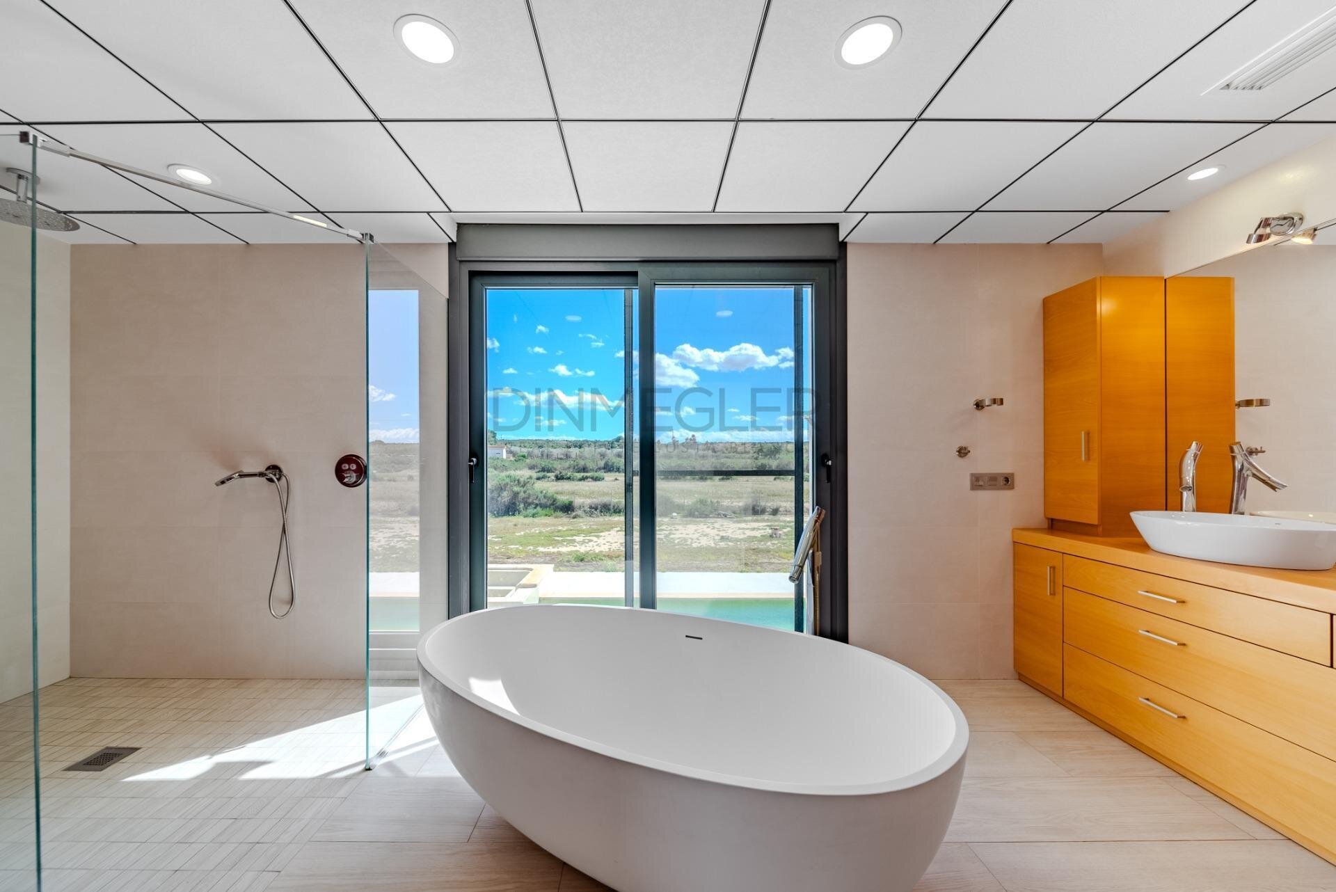 5-Bedroom Villa in La Marina - Image 49