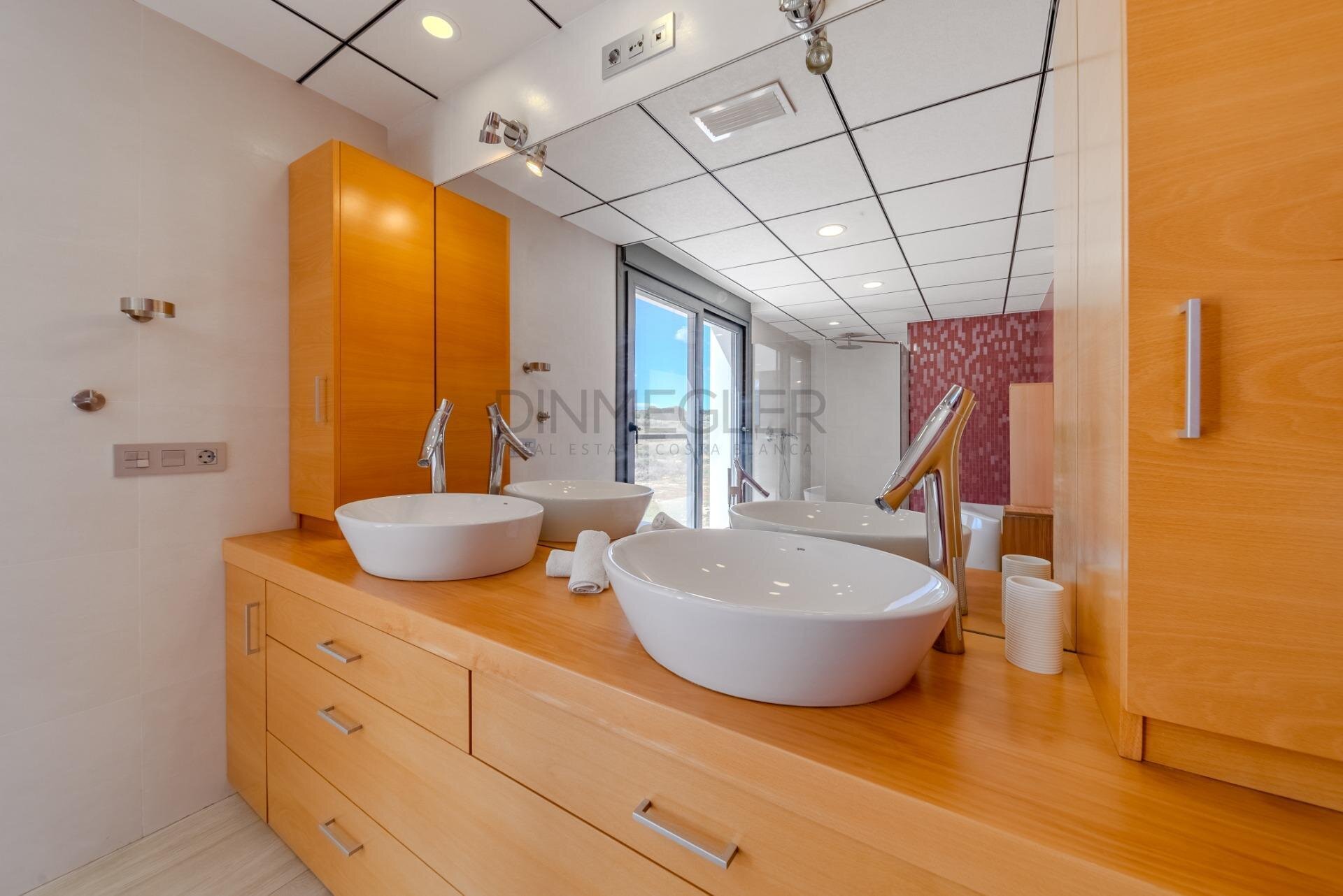 5-Bedroom Villa in La Marina - Image 50