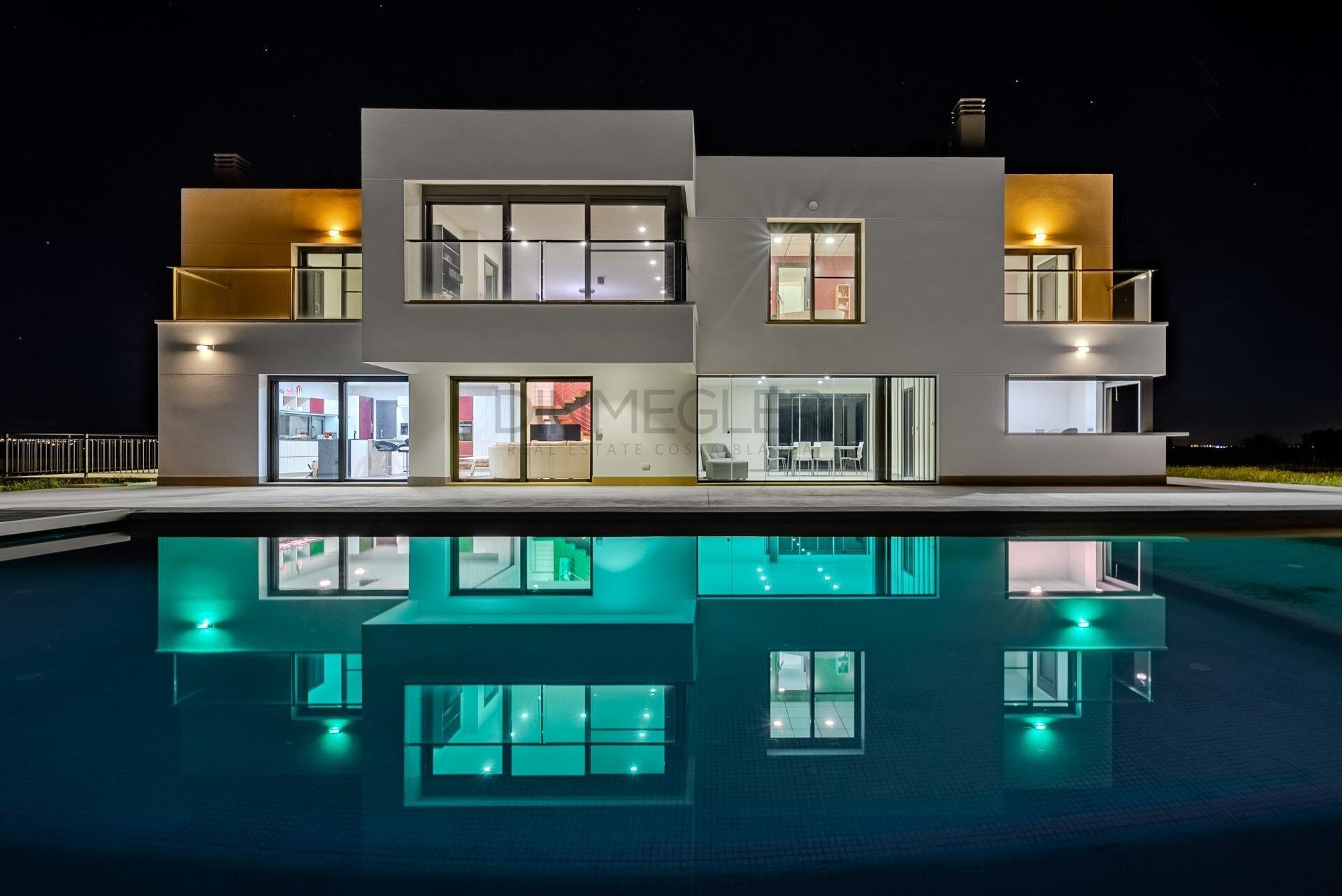 5-Bedroom Villa in La Marina - Image 6