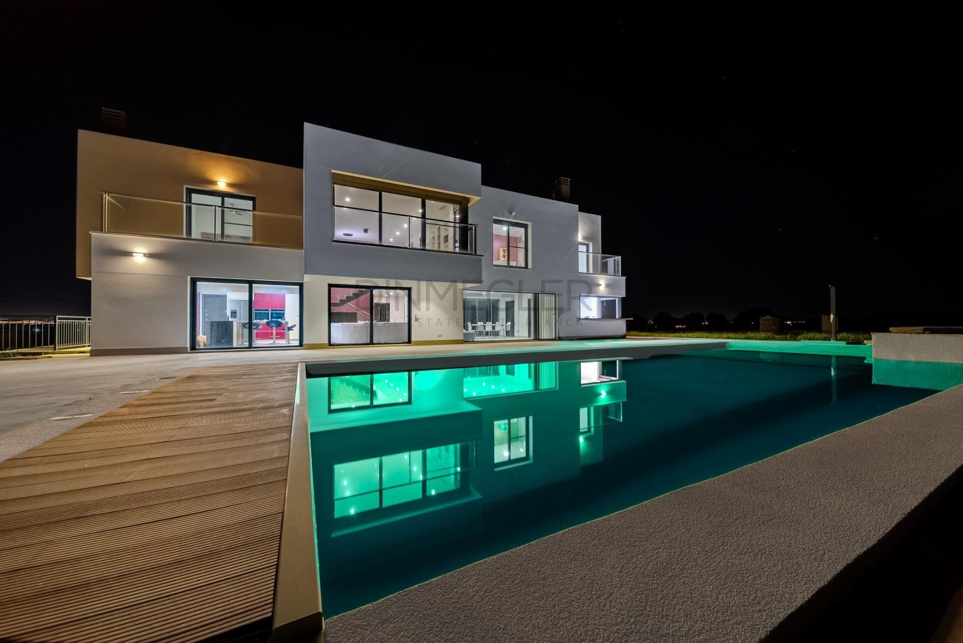 5-Bedroom Villa in La Marina - Image 9