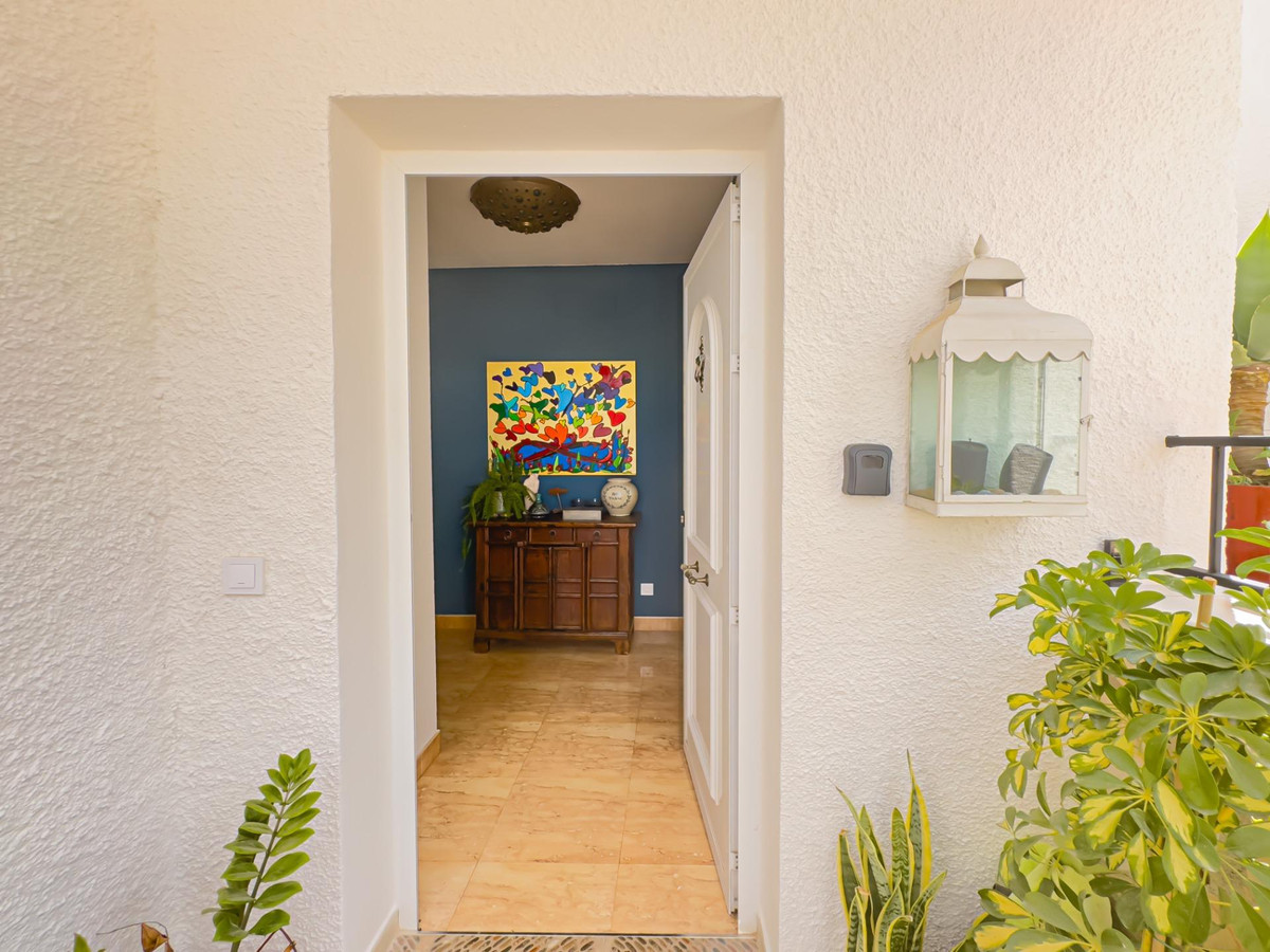 3-Bedroom Detached House in La Nucia | Sunny Casas - Cos... - Image 12