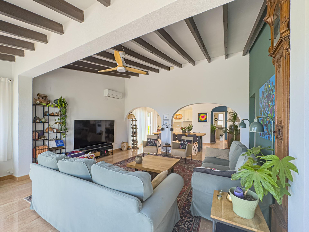 3-Bedroom Detached House in La Nucia | Sunny Casas - Cos... - Image 14