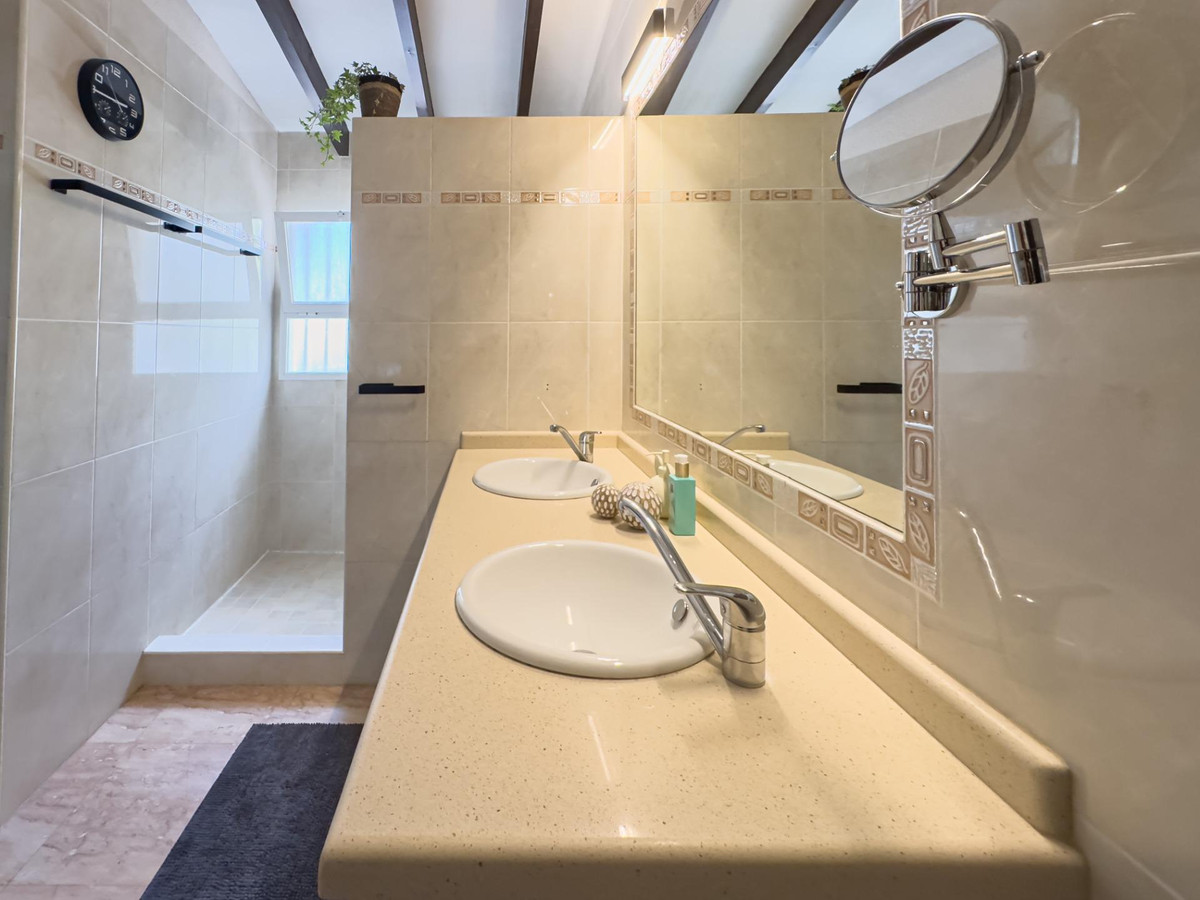 3-Bedroom Detached House in La Nucia | Sunny Casas - Cos... - Image 18