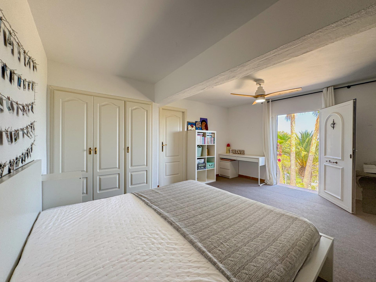 3-Bedroom Detached House in La Nucia | Sunny Casas - Cos... - Image 19