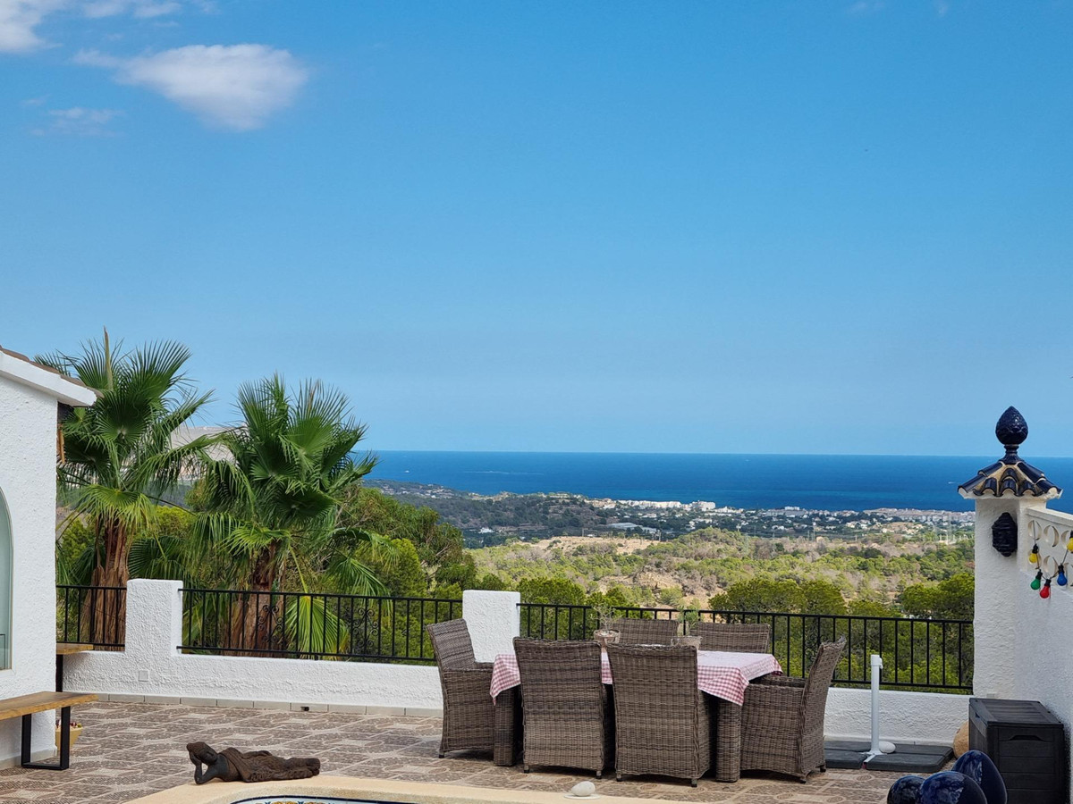 3-Bedroom Detached House in La Nucia | Sunny Casas - Cos... - Image 2