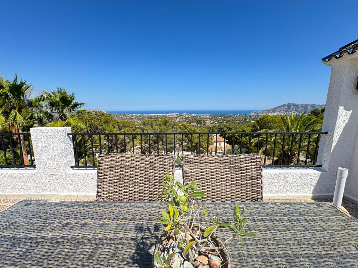 3-Bedroom Detached House in La Nucia | Sunny Casas - Cos... - Image 24