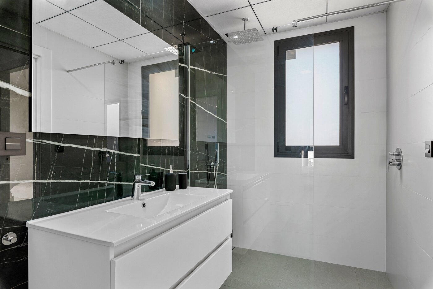 4-Bedroom Villa in Rojales - Image 16