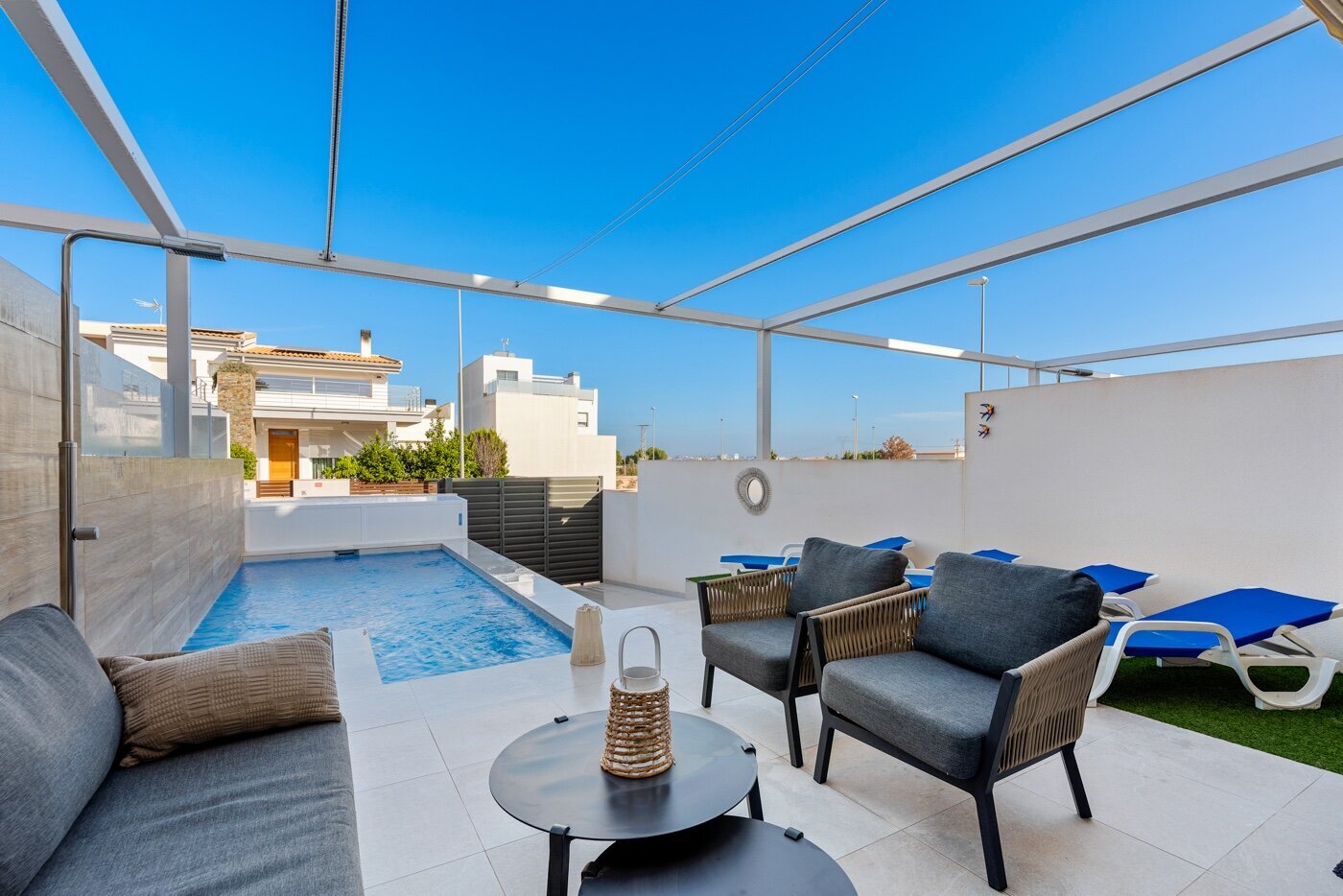4-Bedroom Villa in Rojales - Image 25