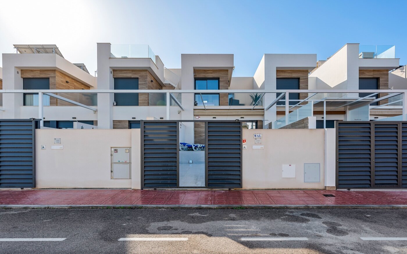 4-Bedroom Villa in Rojales - Image 30