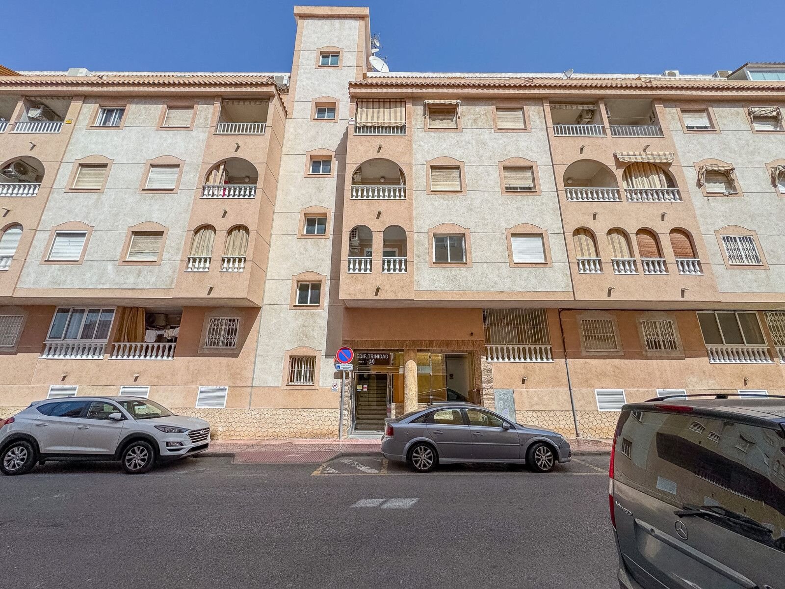 2-Bedroom Apartment in Torrevieja, Torrevieja - Image 1