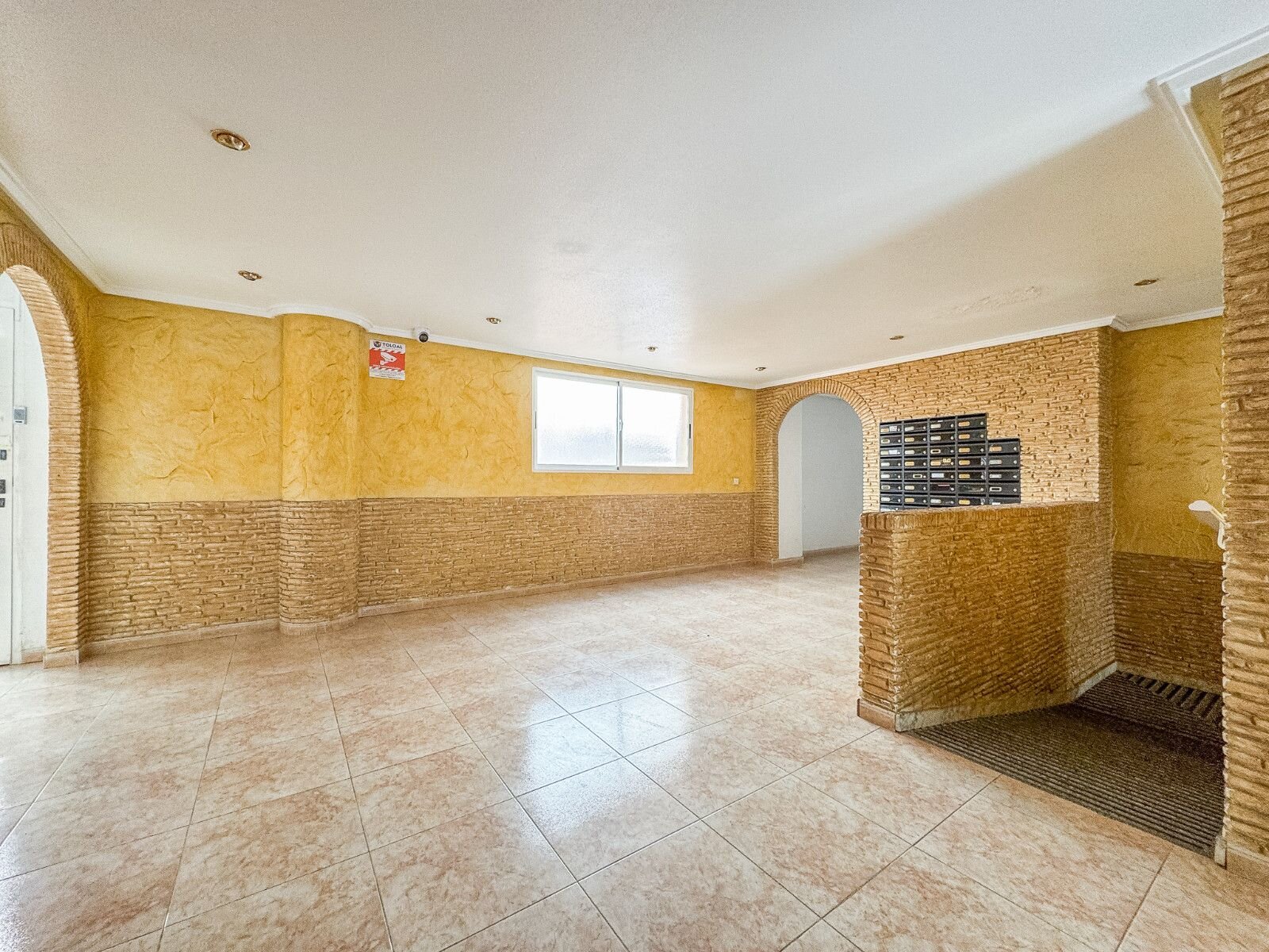 2-Bedroom Apartment in Torrevieja, Torrevieja - Image 18