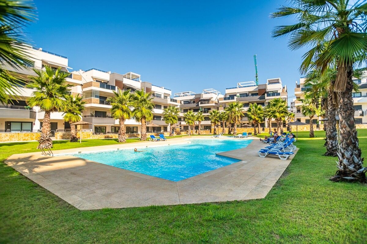 2-Bedroom Penthouse in Lomas de Cabo Roig, Orihuela Costa - Image 5