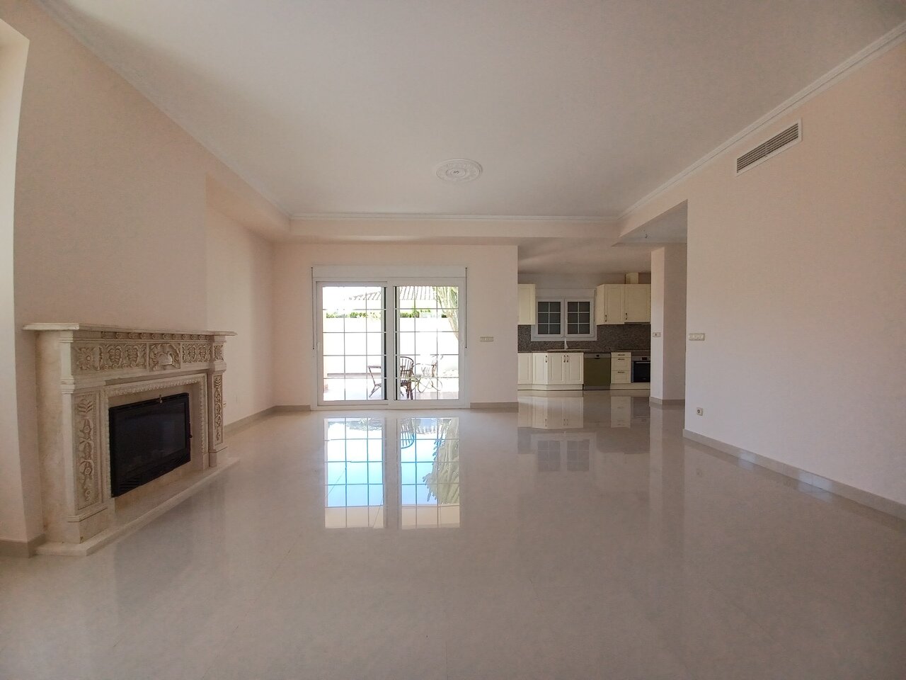 4-Bedroom Villa in Costa Blanca, Cabo Roig - Image 13