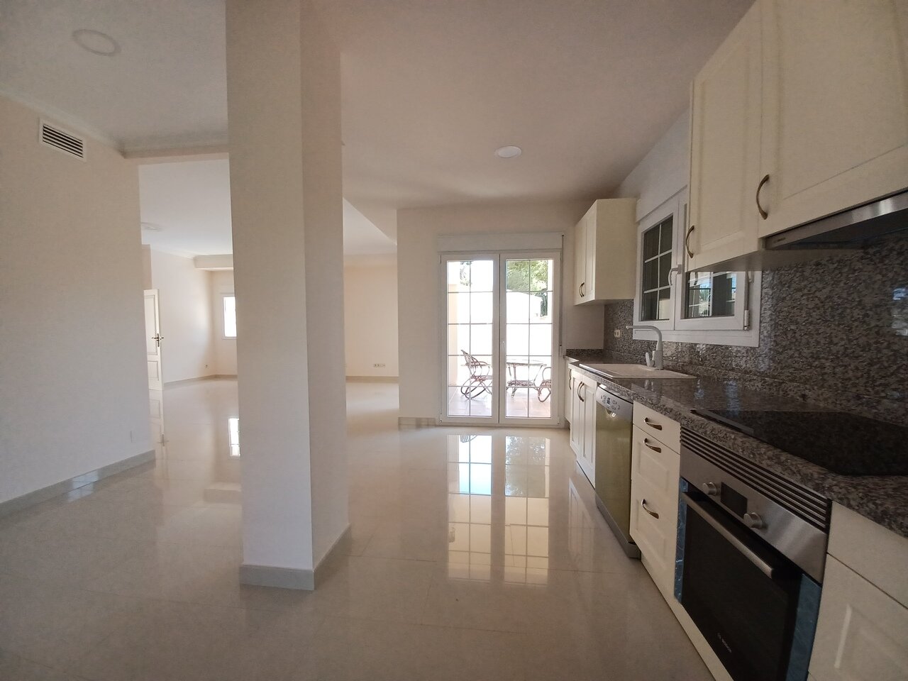 4-Bedroom Villa in Costa Blanca, Cabo Roig - Image 15