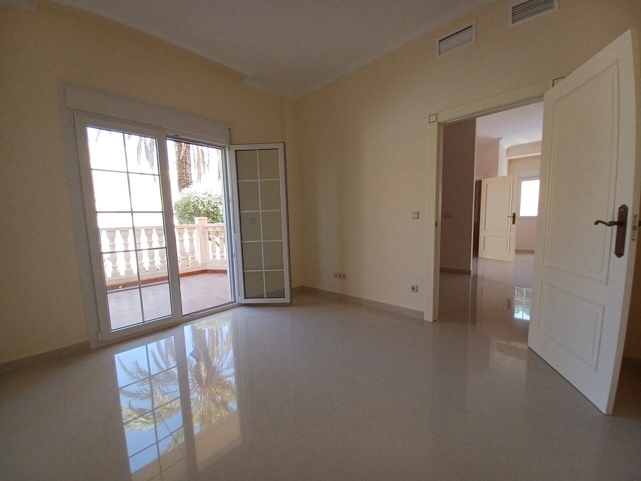 4-Bedroom Villa in Costa Blanca, Cabo Roig - Image 18