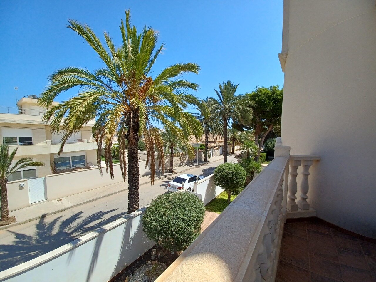 4-Bedroom Villa in Costa Blanca, Cabo Roig - Image 33