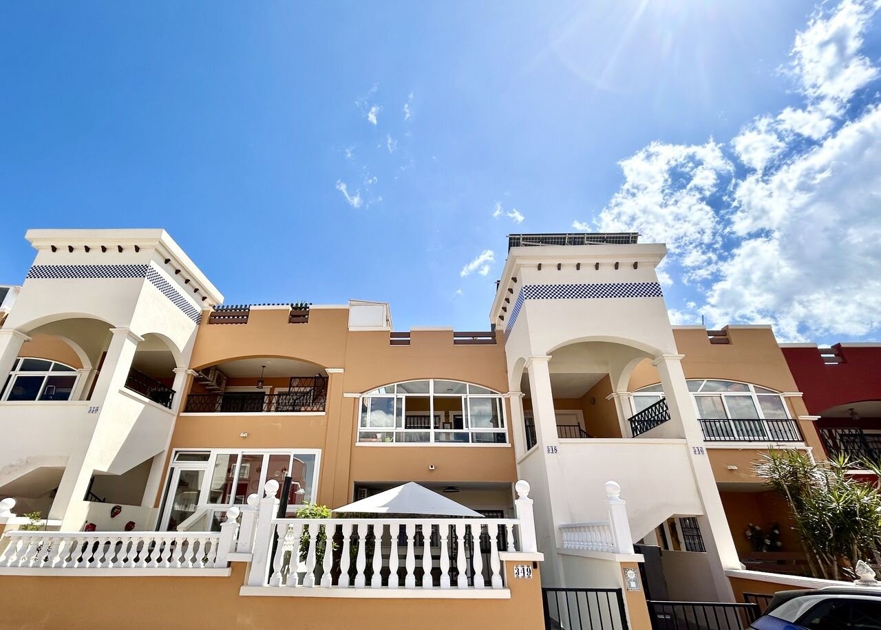 2-Bedroom Apartment in La Siesta, Torrevieja - Image 1