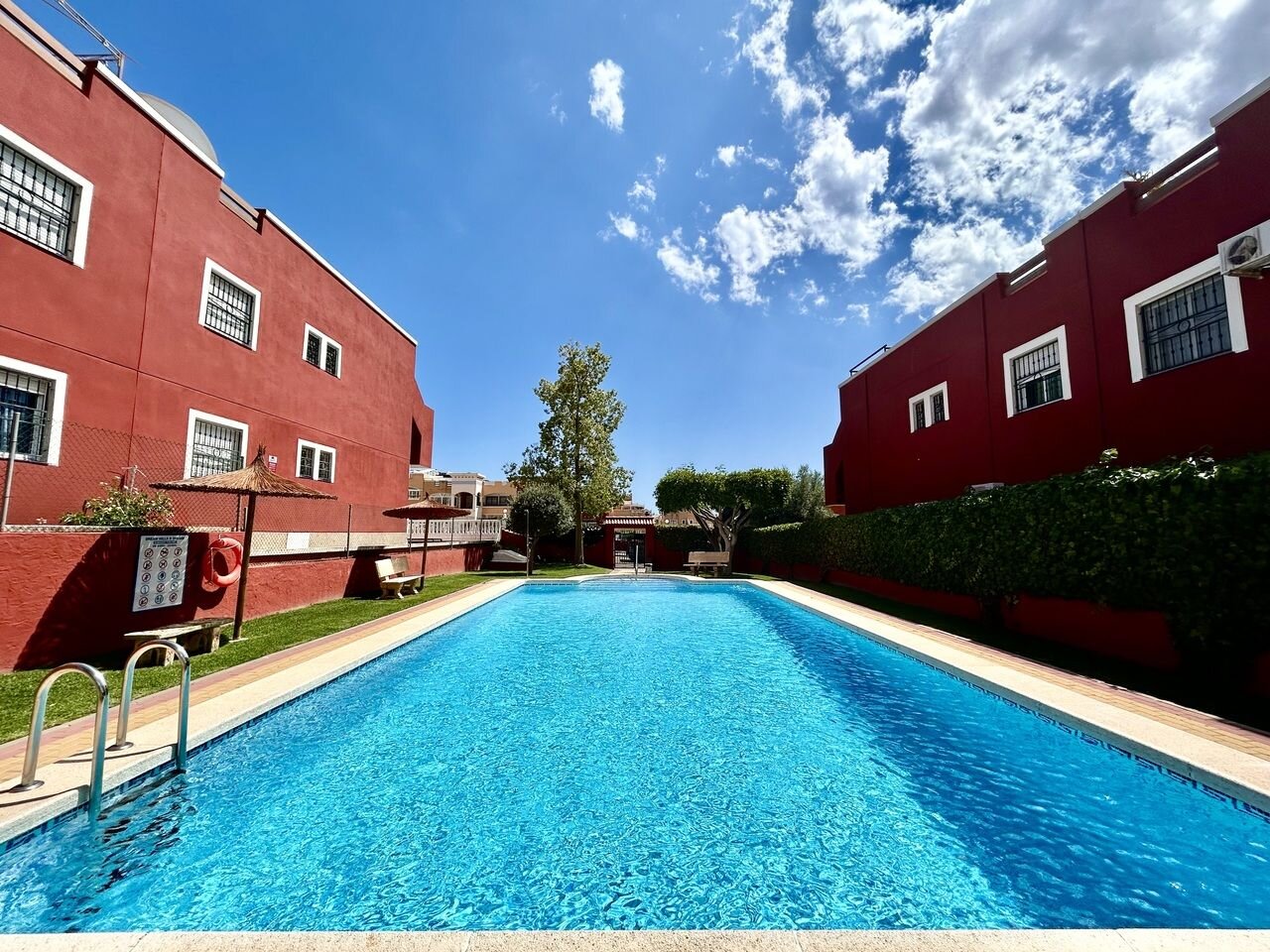 2-Bedroom Apartment in La Siesta, Torrevieja - Image 2