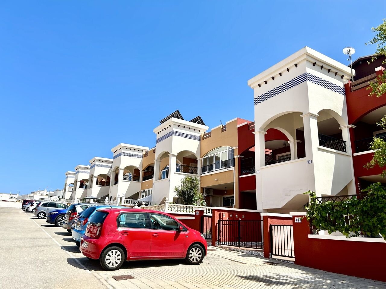 2-Bedroom Apartment in La Siesta, Torrevieja - Image 3