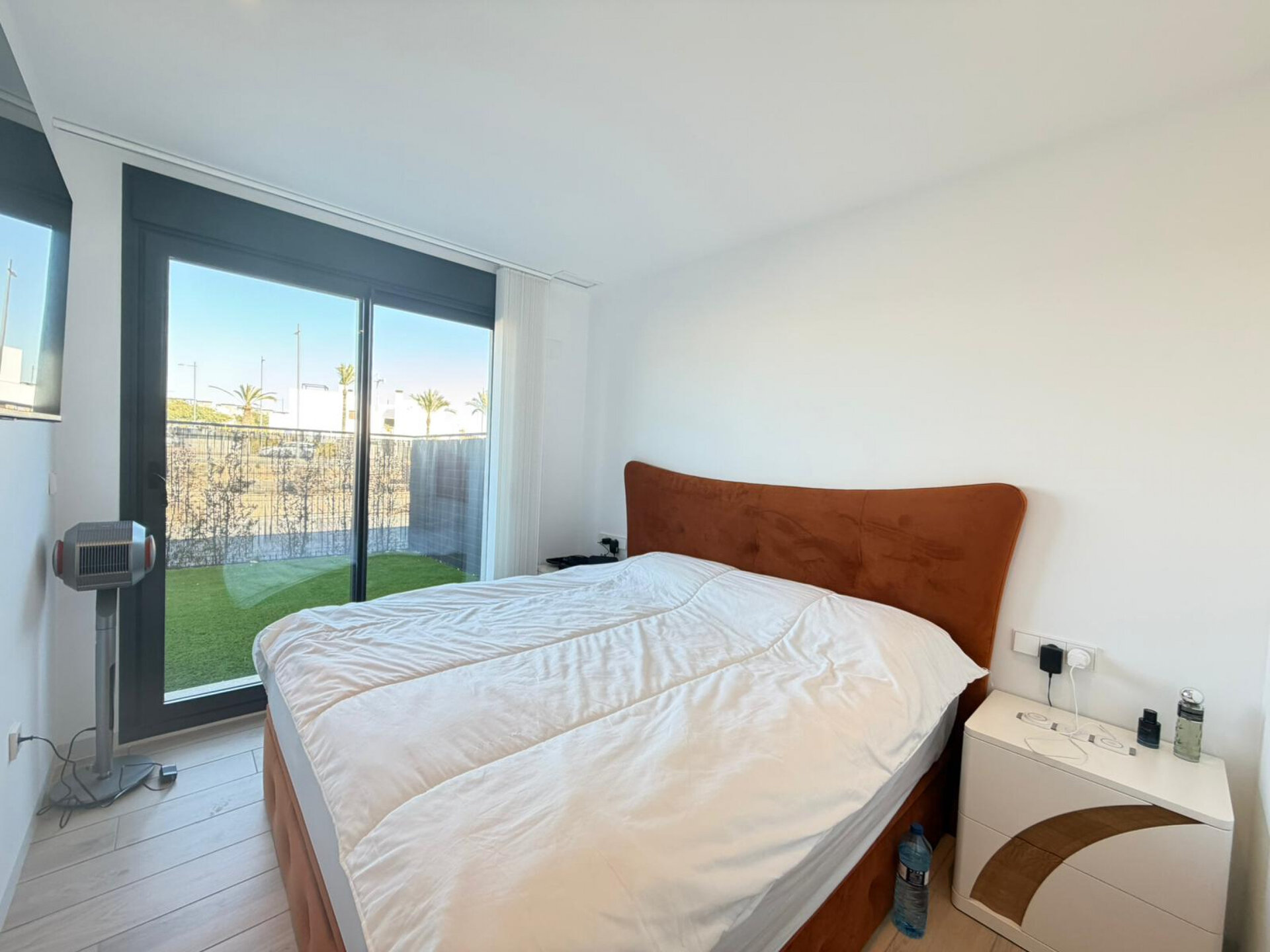 2-Bedroom Apartment in Los Alcázares - Image 11