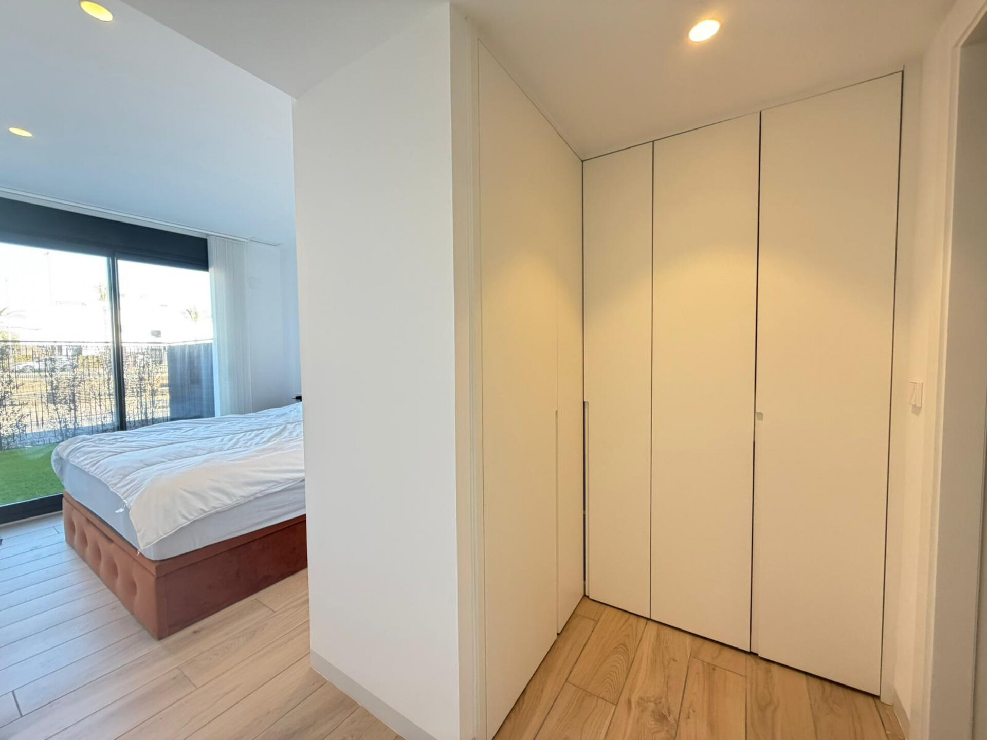 2-Bedroom Apartment in Los Alcázares - Image 14