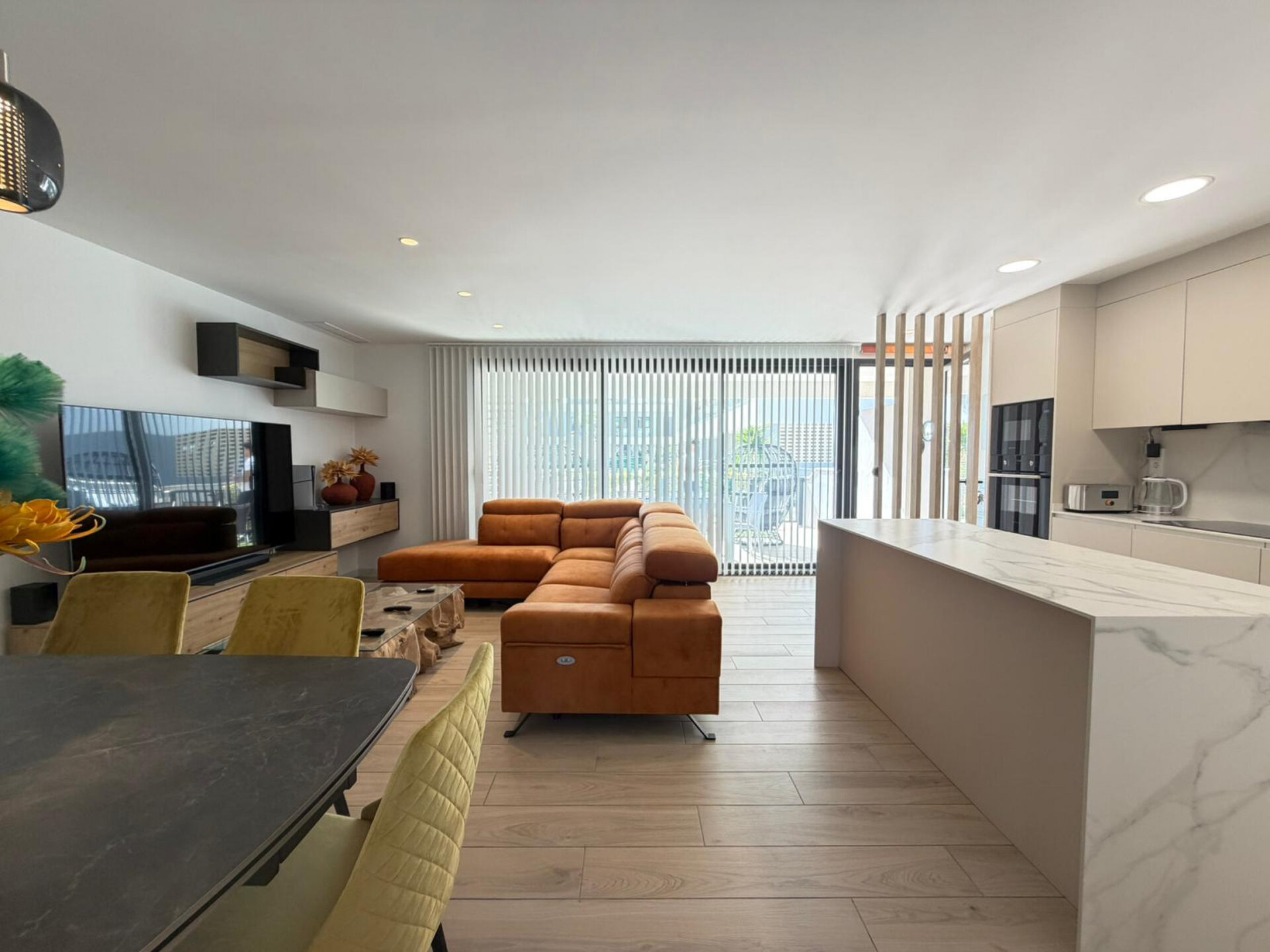 2-Bedroom Apartment in Los Alcázares - Image 2