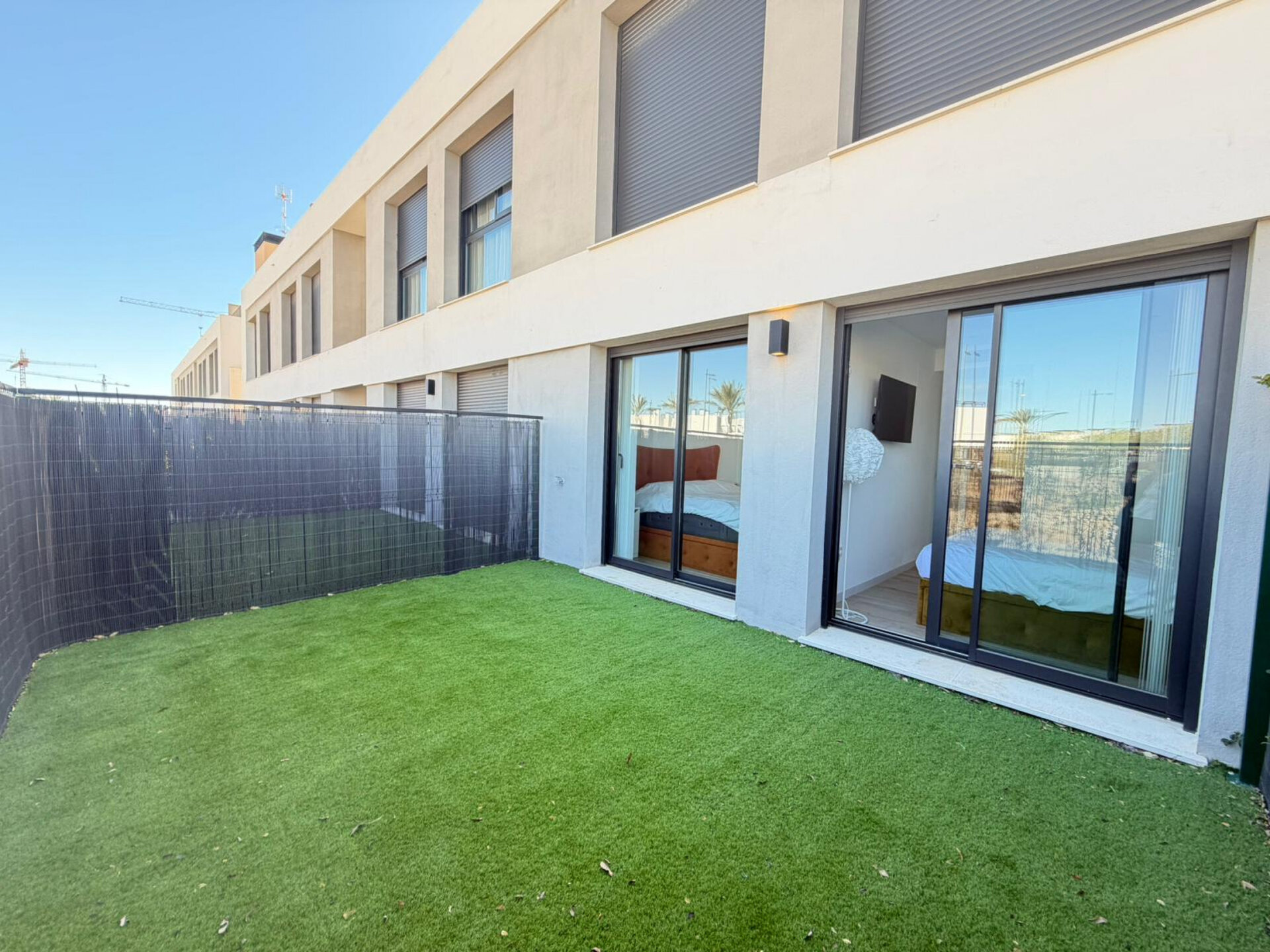 2-Bedroom Apartment in Los Alcázares - Image 5