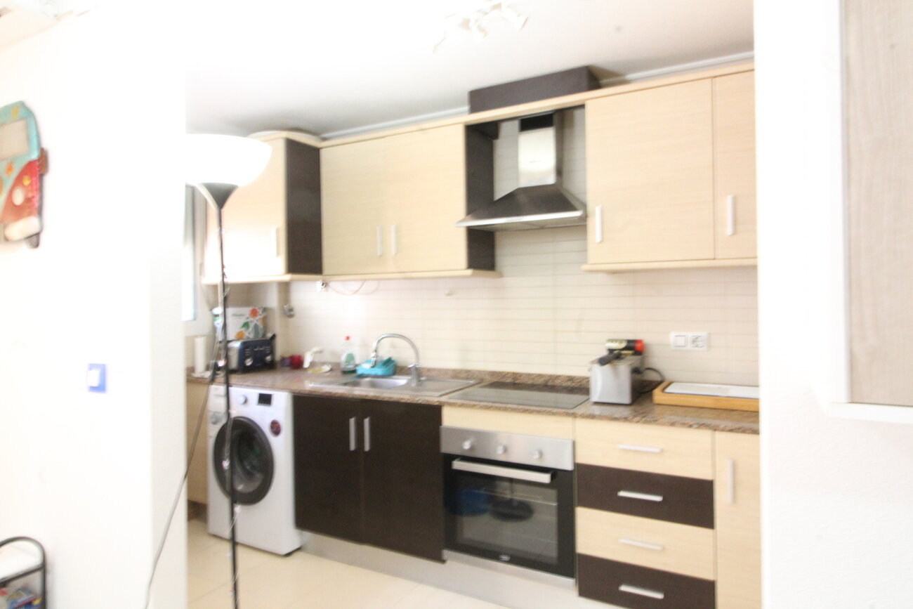 2-Bedroom Apartment in Comunidad Valenciana, Almoradi - Image 5
